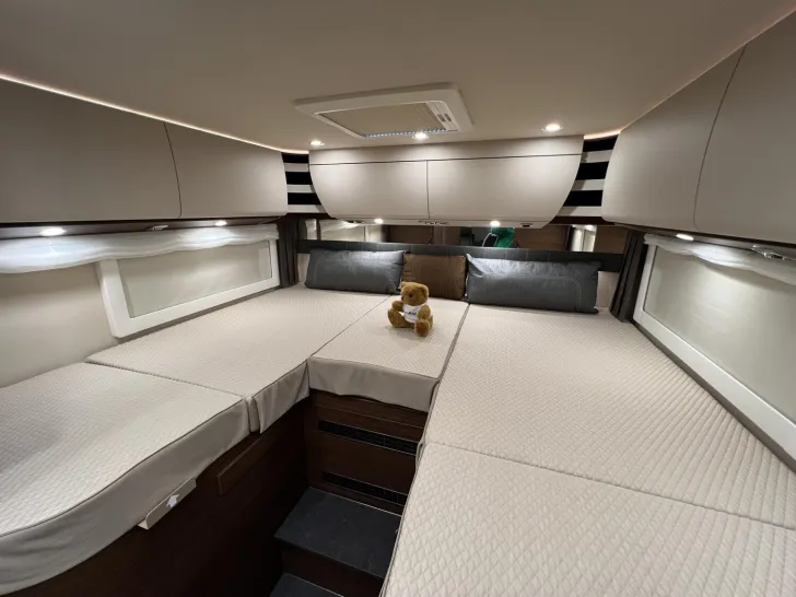 Fahrzeugbild Carthago chic c-line I 5.9 XL LE Mercedes (303) #25