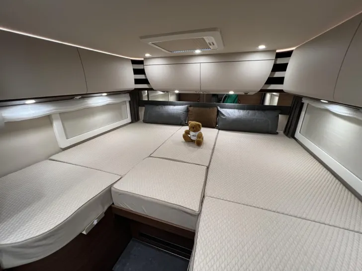 Fahrzeugbild Carthago chic c-line I 5.9 XL LE Mercedes (303) #26