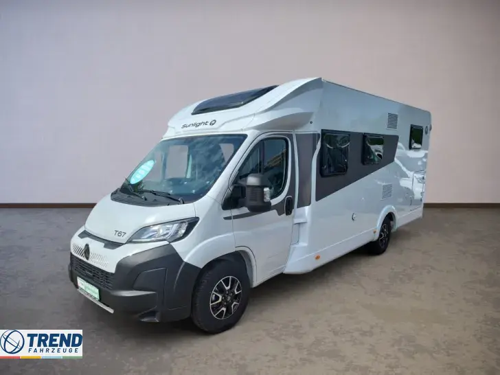 Fahrzeugbild Sunlight T 67 #2