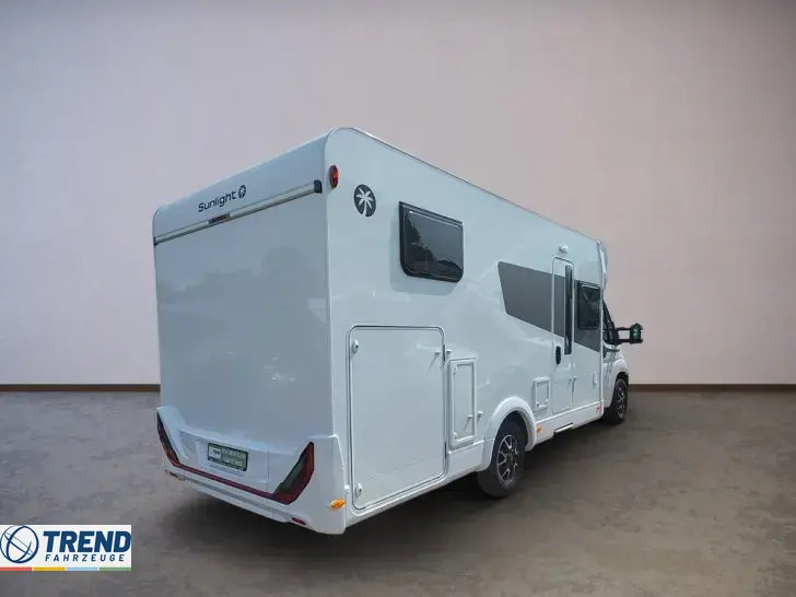 Fahrzeugbild Sunlight T 67 #3