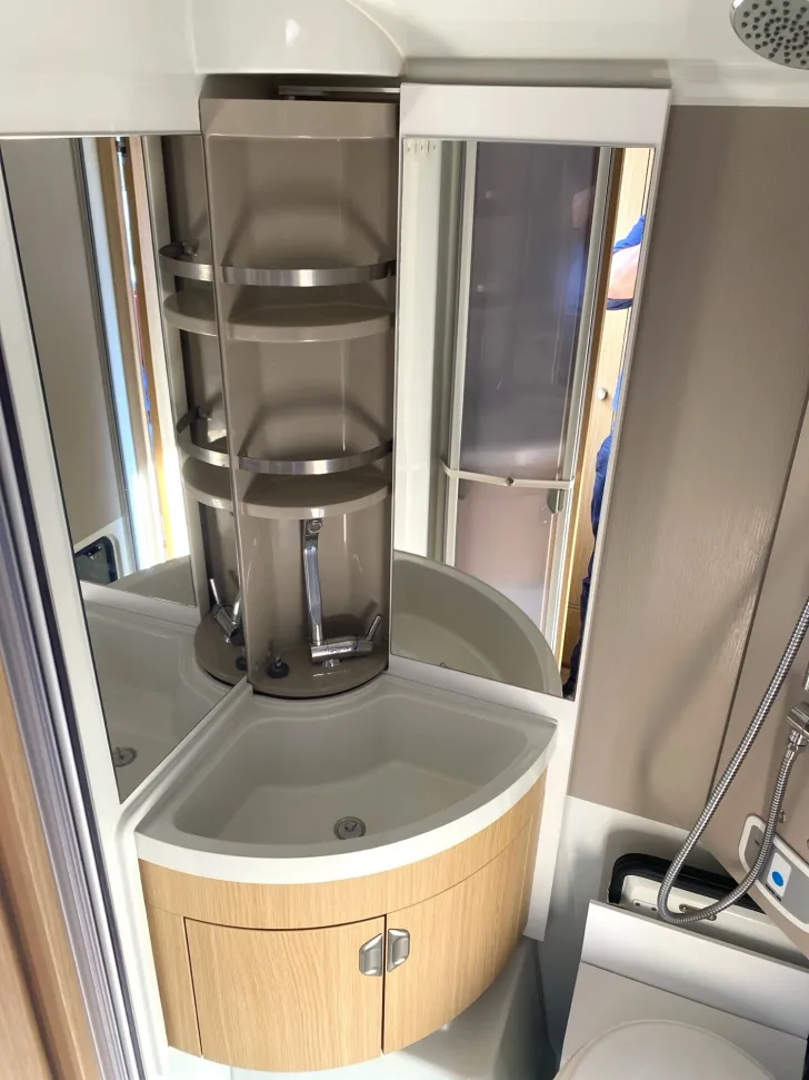 Fahrzeugbild Niesmann + Bischoff Smove 6,9Q HYMER B1 BLACK WEEKS #16