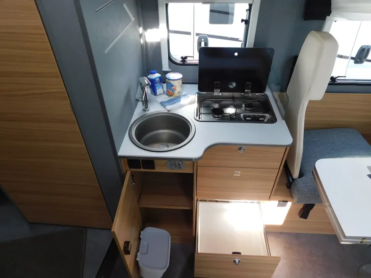 Fahrzeugbild Dethleffs Just 90 T 7052 DBL Hubbett, Navi+Rückfahrkamera #13