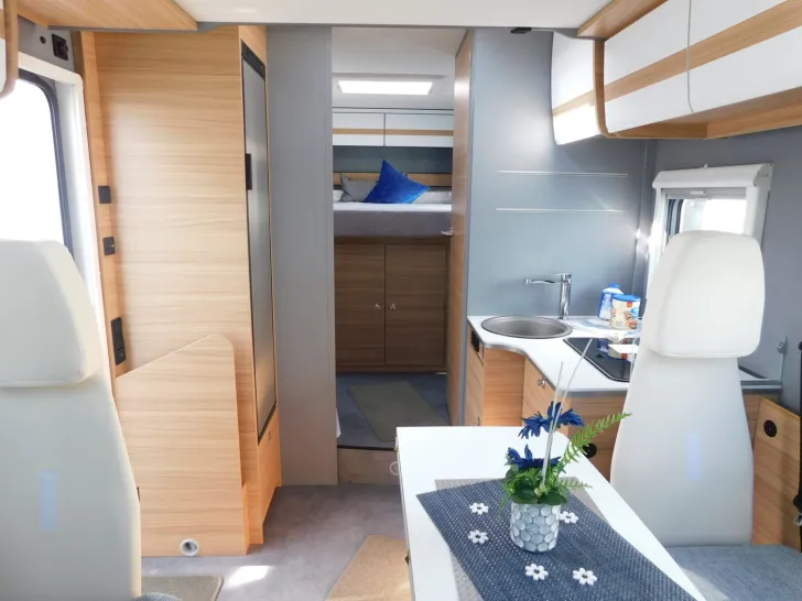 Fahrzeugbild Dethleffs Just 90 T 7052 DBL Hubbett, Navi+Rückfahrkamera #14