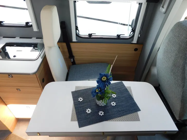 Fahrzeugbild Dethleffs Just 90 T 7052 DBL Hubbett, Navi+Rückfahrkamera #15