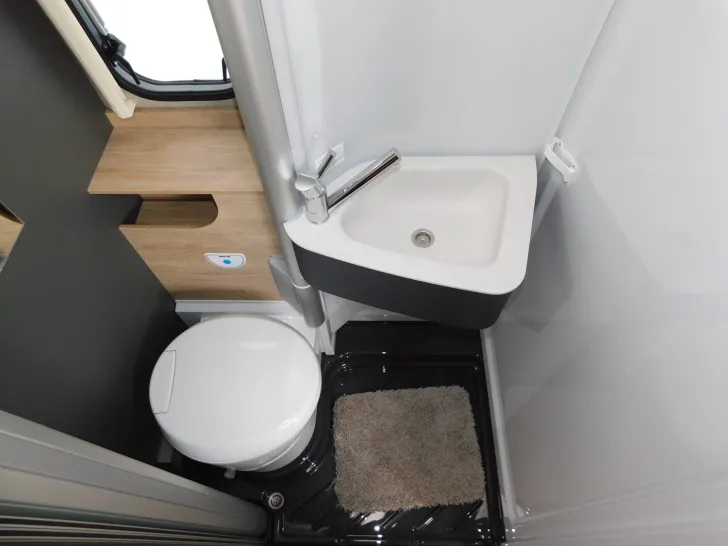 Fahrzeugbild Dethleffs Globetrail 600 DS Fiat Navi+RFK, AHK, Markise #14