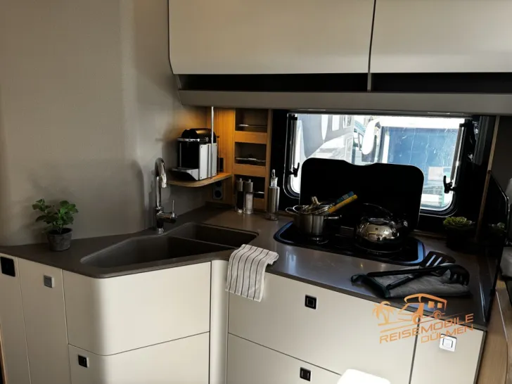 Fahrzeugbild Morelo Loft Premium 83 L 4xSolar Hubstütze #28