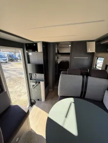 Fahrzeugbild Laika Kosmo L 409 #8