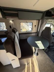 Fahrzeugbild Laika Kosmo L 409 #9