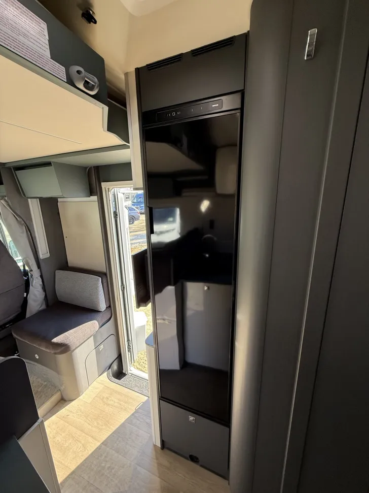 Fahrzeugbild Laika Kosmo L 409 #11