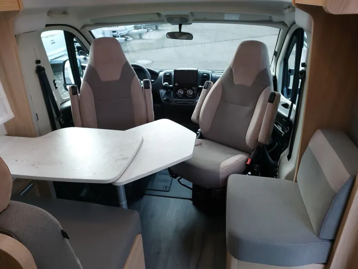 Fahrzeugbild LMC Cruiser V 646 G ABVERKAUF #11