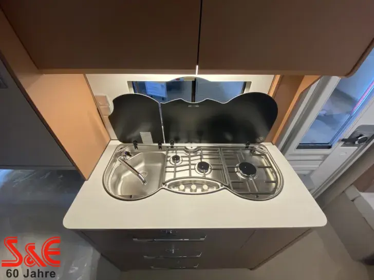 Fahrzeugbild Bürstner Averso 490 TL #11