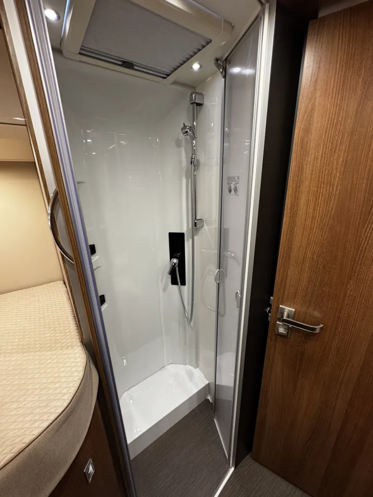 Fahrzeugbild Carthago C2-tourer I 147 RB LE K comfort Mercedes (271) #24