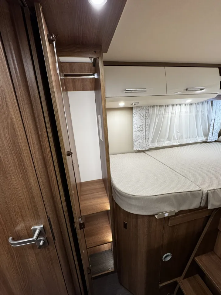 Fahrzeugbild Carthago C2-tourer I 147 RB LE K comfort Mercedes (271) #26
