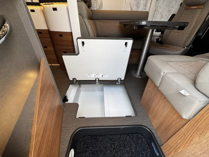 Fahrzeugbild Carthago C2-tourer I 147 RB LE K comfort Mercedes (271) #34