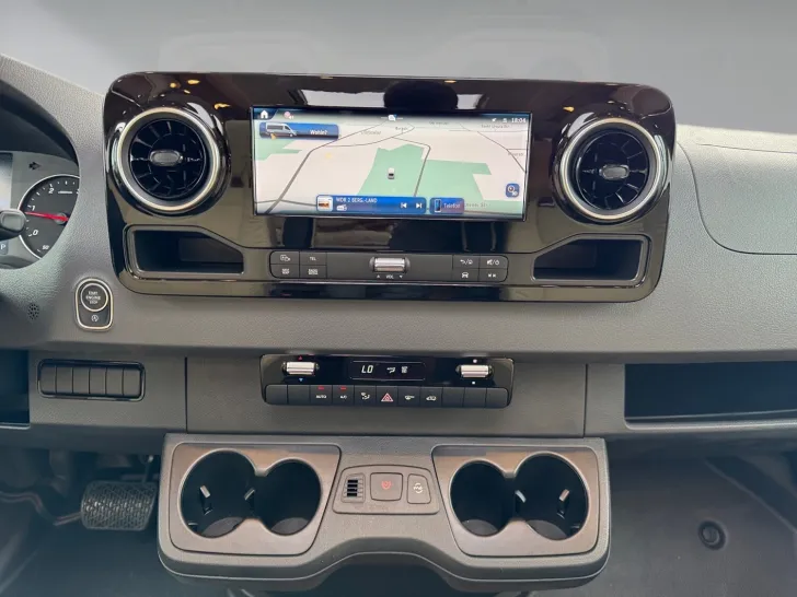 Fahrzeugbild Carthago chic c-line xl I I 5.9 LE Mercedes (228) #10