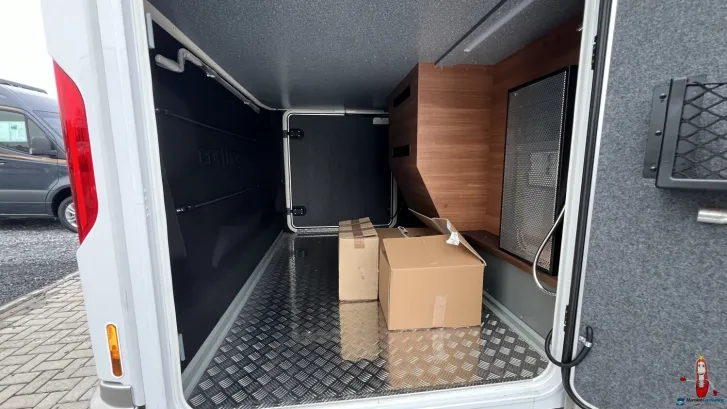 Fahrzeugbild Carthago chic c-line xl I I 5.9 LE Mercedes (233) #38
