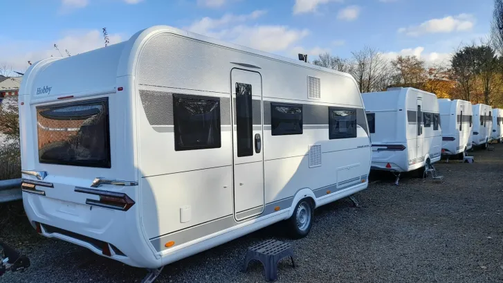 Fahrzeugbild Hobby Excellent Edition 495 UL 1800kg, TV Halter #1