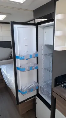 Fahrzeugbild Hobby Excellent Edition 495 UL 1800kg, TV Halter #6