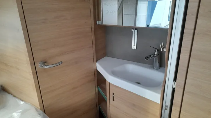 Fahrzeugbild Knaus Südwind 60 YEARS 540 FDK 1800kg; Garage; ASF Bug #11