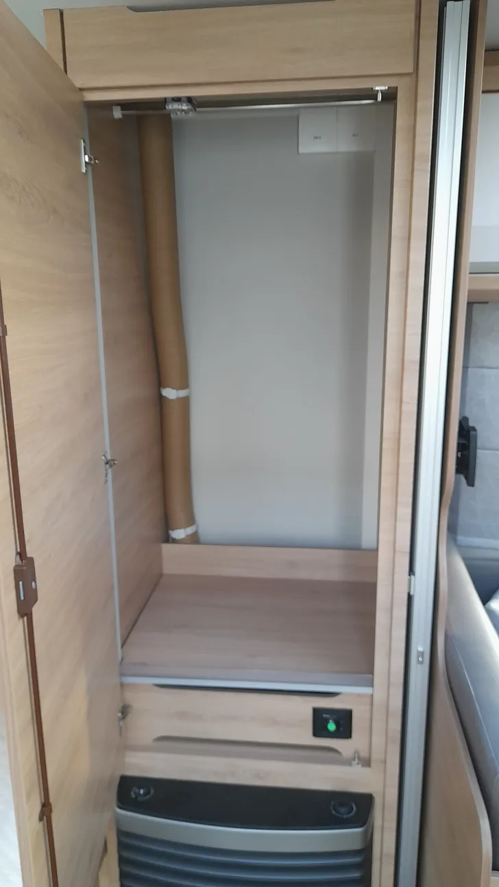 Fahrzeugbild Knaus Südwind 60 YEARS 540 FDK 1800kg; Garage; ASF Bug #15