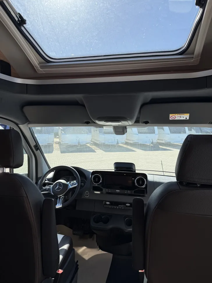Fahrzeugbild Weinsberg CaraCompact Suite MB EDITION PEPPER 640 MEG 2025 #9