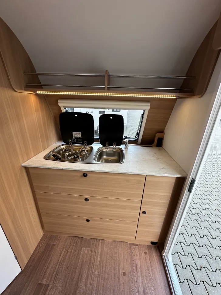 Fahrzeugbild LMC Style 400 F #9