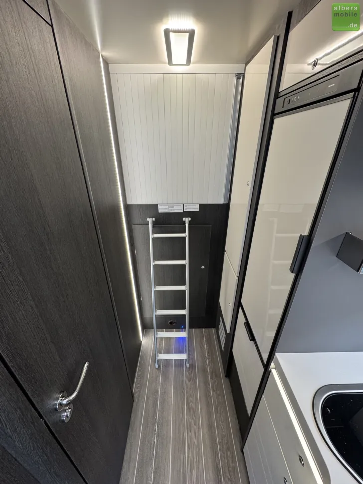 Fahrzeugbild Roller Team Kronos 290 M 4400kg 180PS Winter XXL-Garage #18