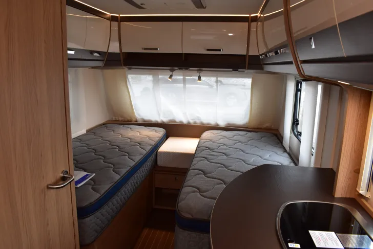 Fahrzeugbild Bürstner Averso 490 TL #3