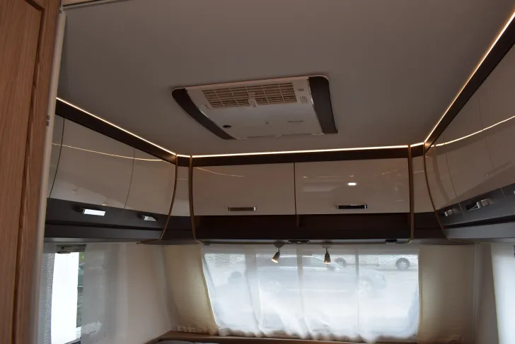 Fahrzeugbild Bürstner Averso 490 TL #4