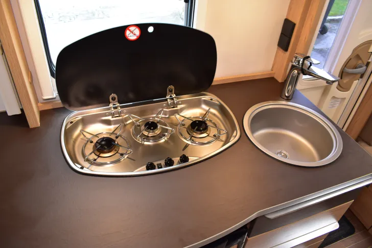 Fahrzeugbild Bürstner Averso 490 TL #10