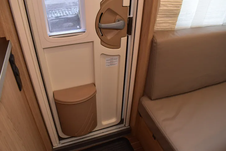 Fahrzeugbild Bürstner Averso 490 TL #12