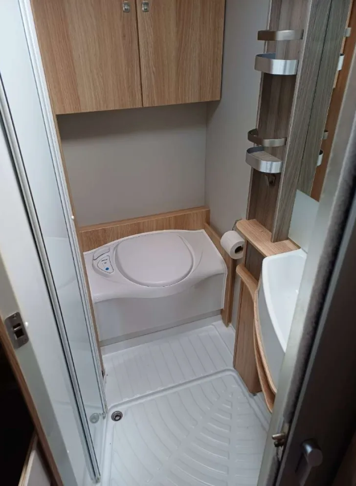 Fahrzeugbild Knaus Sky Wave 650 MF #7