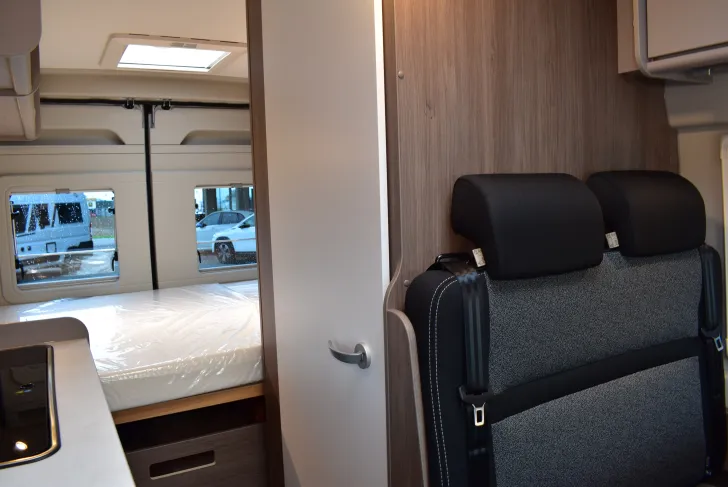 Fahrzeugbild Carado Camper Van CV 540 Markise, Faltverdklg, 5,41m #10