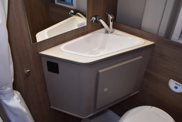 Fahrzeugbild Carado Camper Van CV 540 Markise, Faltverdklg, 5,41m #19