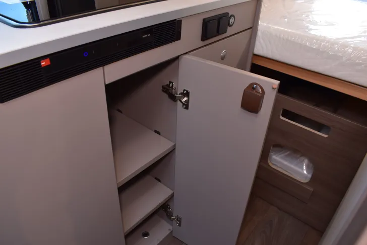 Fahrzeugbild Carado Camper Van CV 540 Markise, Faltverdklg, 5,41m #25