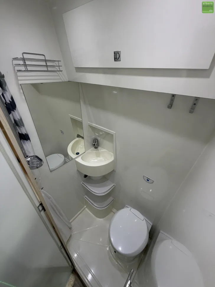 Fahrzeugbild MAN TGE Balcamp SP 610 Allrad 4X4 Solar TV Navi AT #16