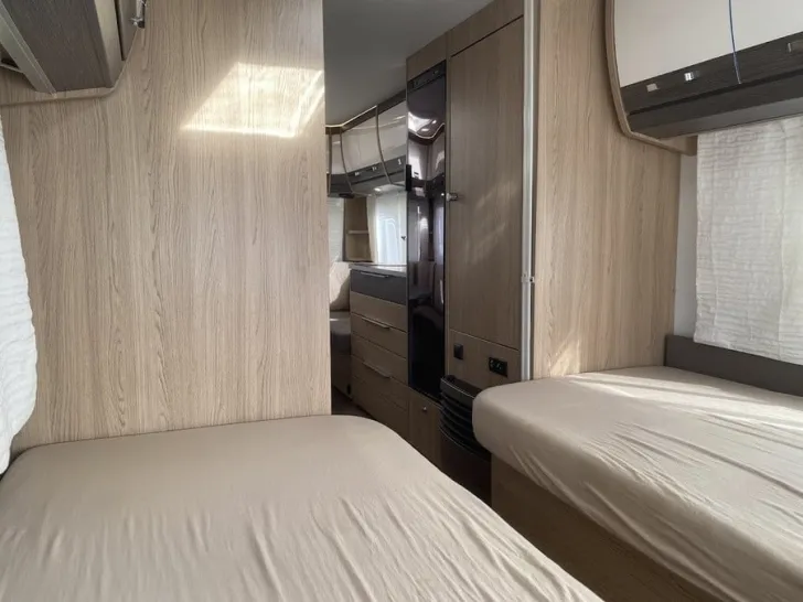 Fahrzeugbild Bürstner Averso 540 TL -Mover, Einzelbetten/Therme #9
