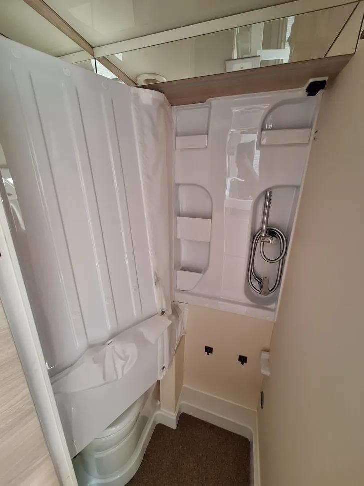 Fahrzeugbild Eura Mobil Van 595 HB #15