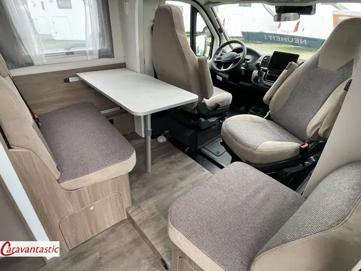 Fahrzeugbild Carado TEILINTEGRIERTE 328 #4