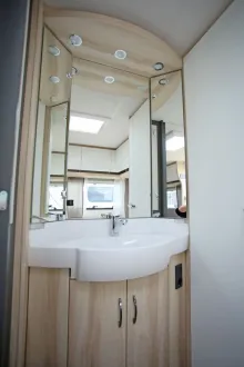 Fahrzeugbild Hobby De Luxe 460 UFe/Modell 2026/179,- Euro #17