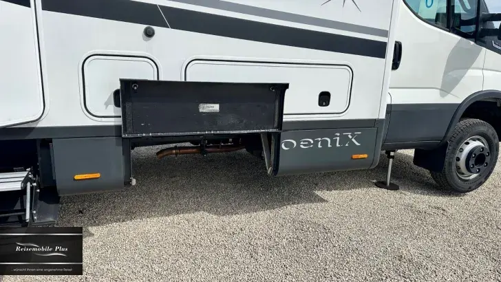 Fahrzeugbild Phoenix 8300 QRSLX  Sonderbau . De. Garage Hecksitzgr(6) #15