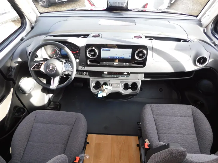 Fahrzeugbild Hymer B-Klasse MC I 680 ohne Hubbett, ALDE, GFK-Dach #8