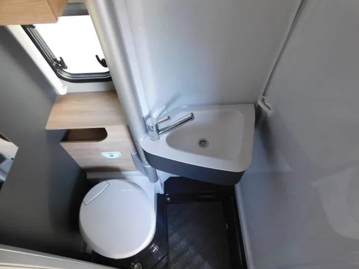 Fahrzeugbild Dethleffs Globetrail 600 DS Fiat Digital-Pkt, Aufstelldach #14