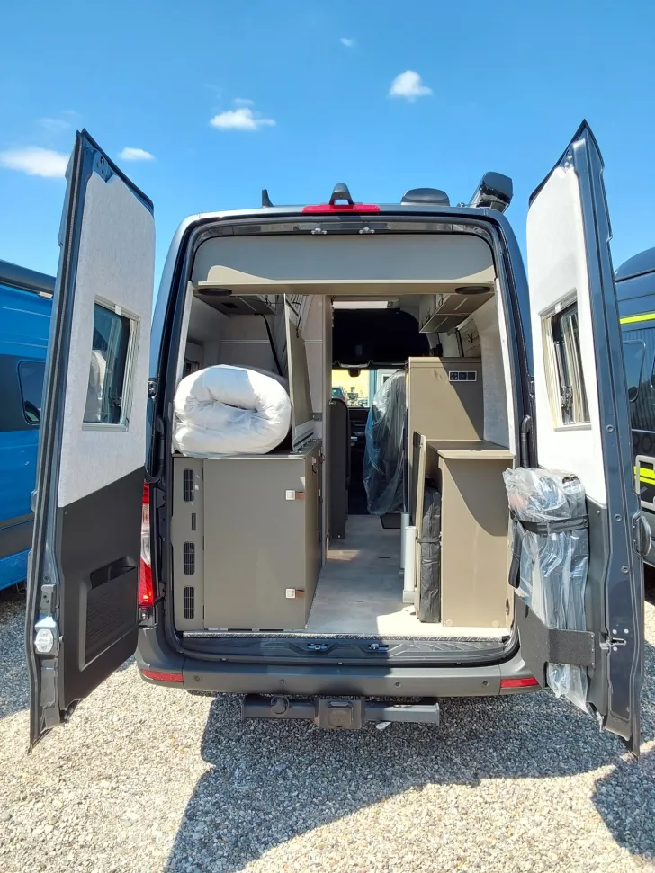 Fahrzeugbild Hymer Grand Canyon S Xperience Winter+Autarkpaket, AHK #4