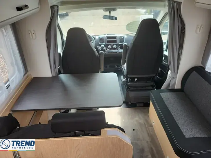 Fahrzeugbild Sunlight T 67 #22