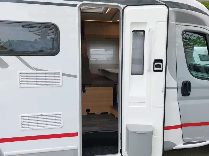 Fahrzeugbild LMC Cruiser V 646 G ABVERKAUF #9