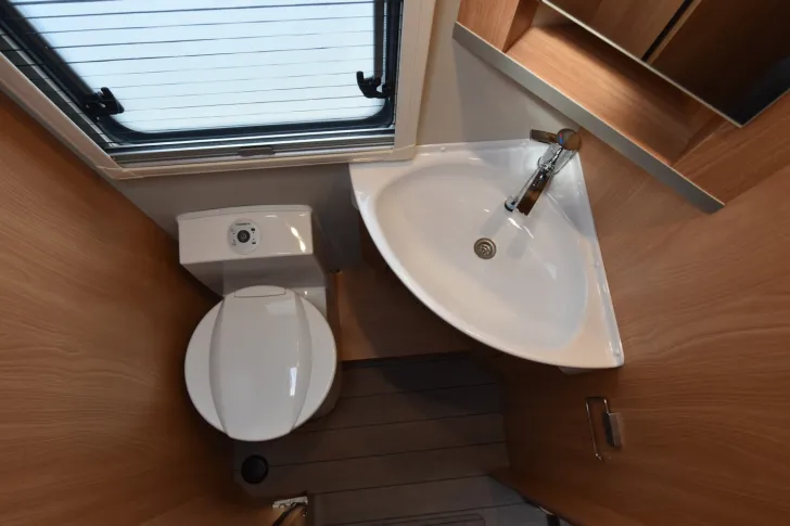 Fahrzeugbild Orangecamp T 740 EB #14