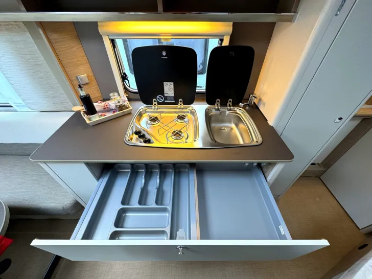 Fahrzeugbild Bürstner Premio 455 TS Dusch-Paket|1700kg #15