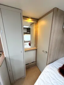 Fahrzeugbild Bürstner Premio 455 TS Dusch-Paket|1700kg #19