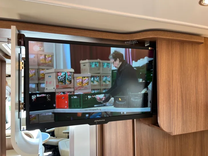 Fahrzeugbild Carthago chic e-line I 50 LE DA Mercedes + Hubstützenanlage #21